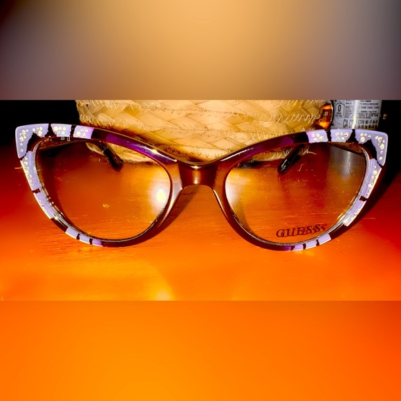 GORGEOUS GUESS EYEGLASS FRAMES! - Picture 1 of 4